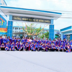 Chụp ảnh tốt nghiệp truongwf THCS Đông Chiêu